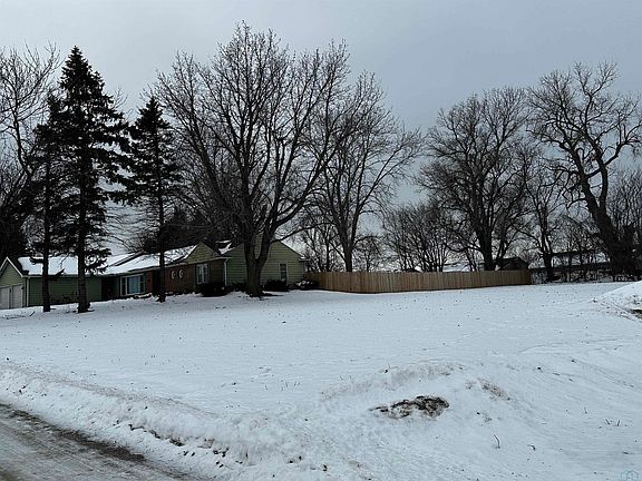 2nd image of 6007 Redwood Dr