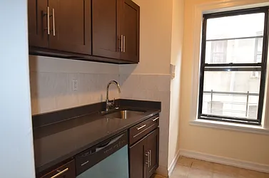 Rented by CITY SKYLINE REALTY INC