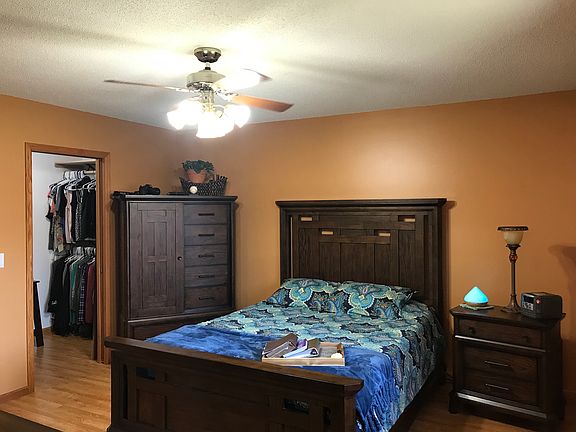 3rd image of 1110 Skyline Dr