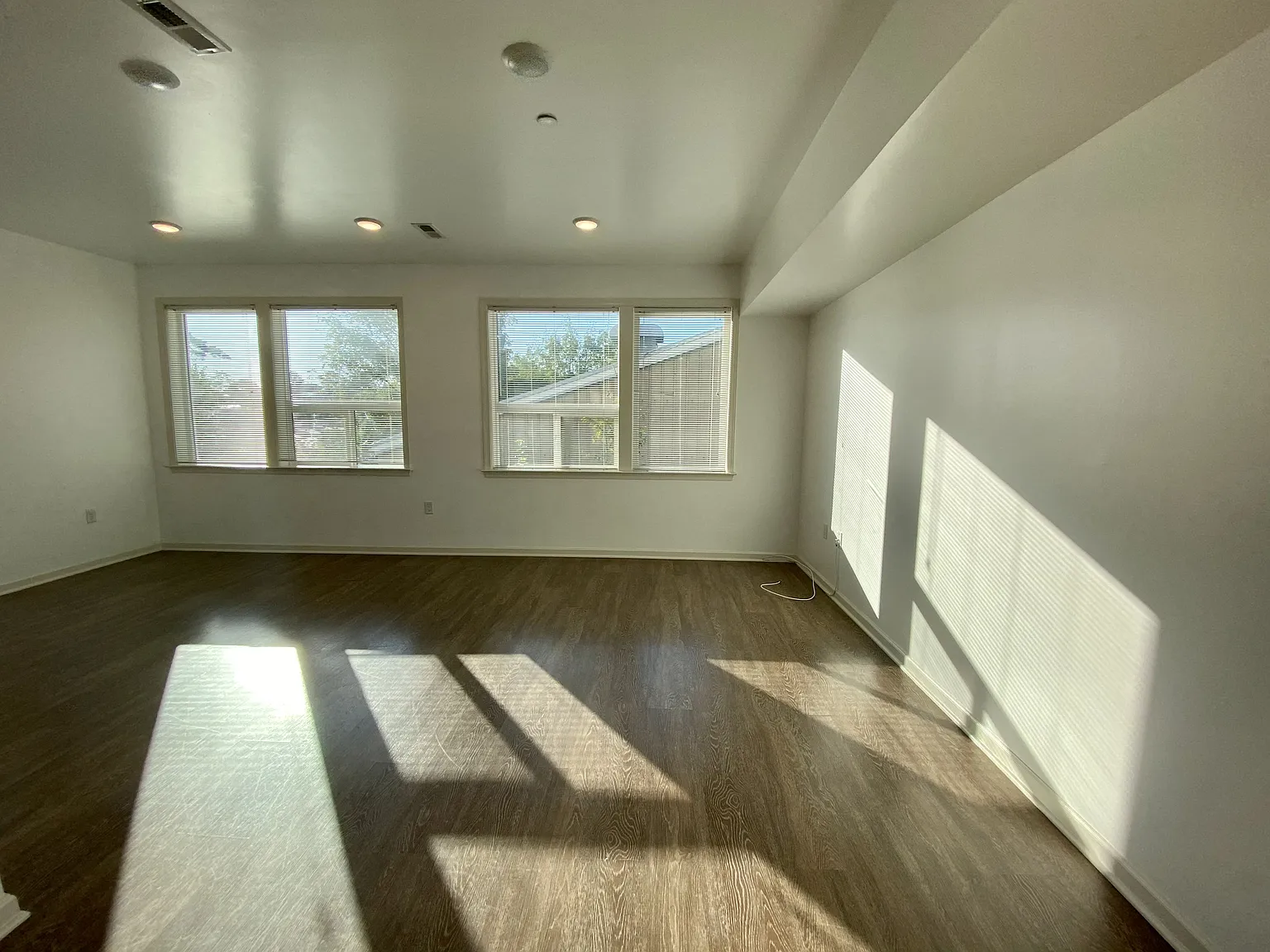 4114 Lauriston Street — Photo 3