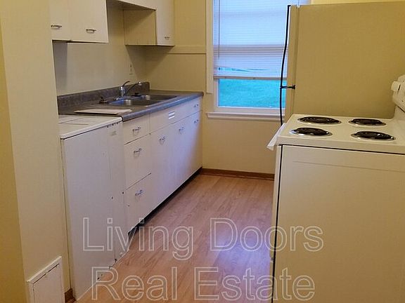 3rd image of 315 S 47th St