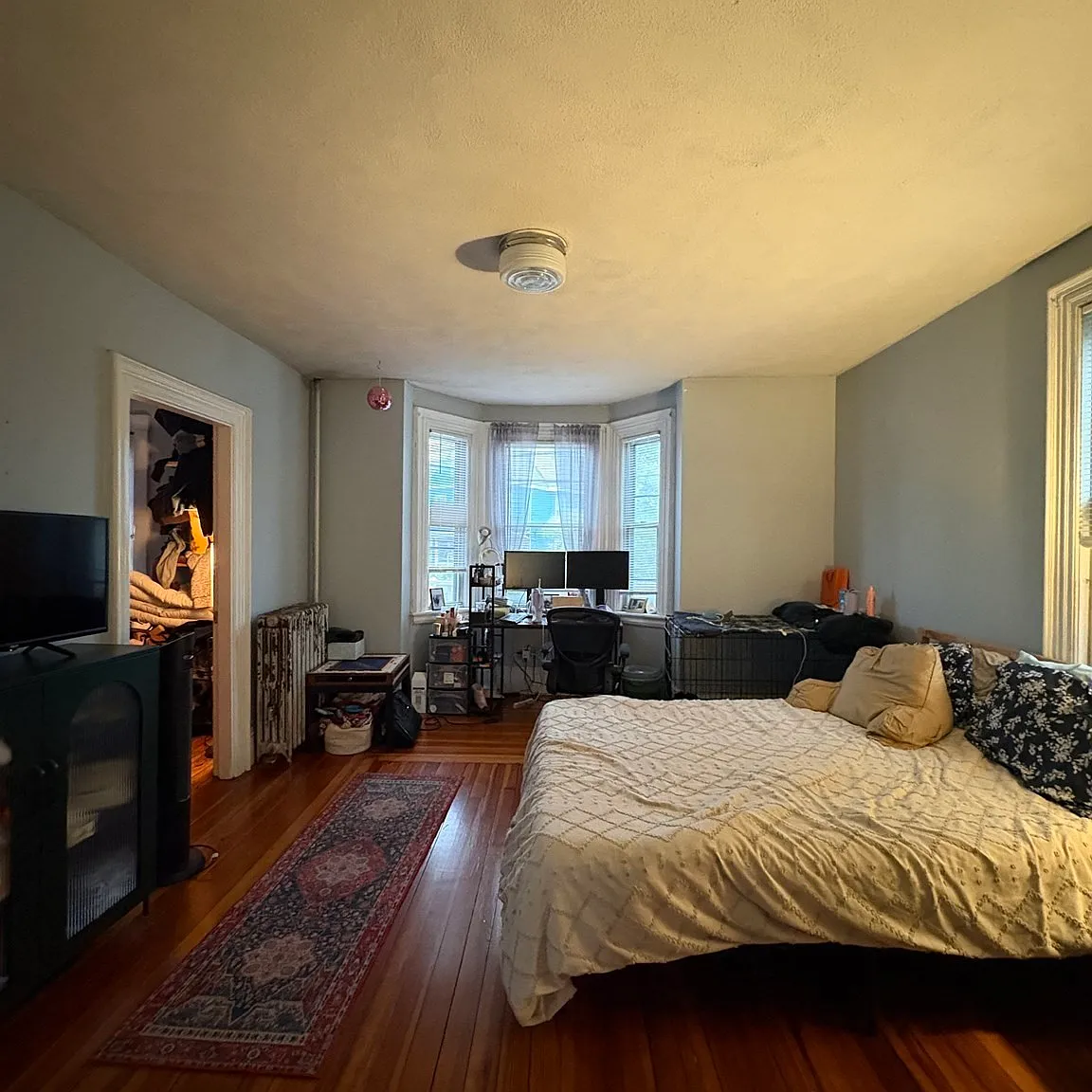 2 bed, 9999 sqft, $3,300 — Photo 2