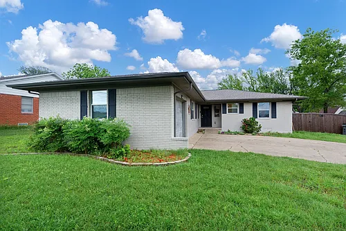 602 N Allen Dr Photo 1