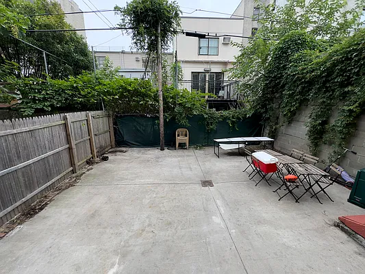 Rented by Brookhaus Capital Inc | media 16