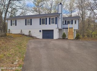115 Prestwick Ln, Bushkill, PA 18324