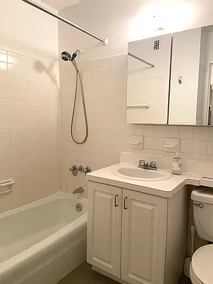 Rented by Avenues Real Estate | media 4