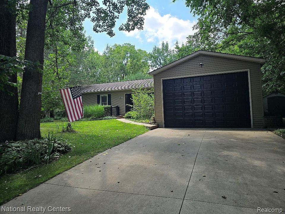 9404 Edward Dr, photo 3