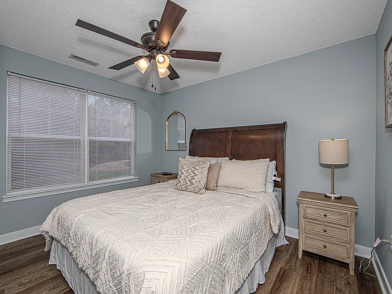 1526 Woodland Ct — Photo 12