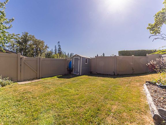 2nd image of 11464 Fisher St #3