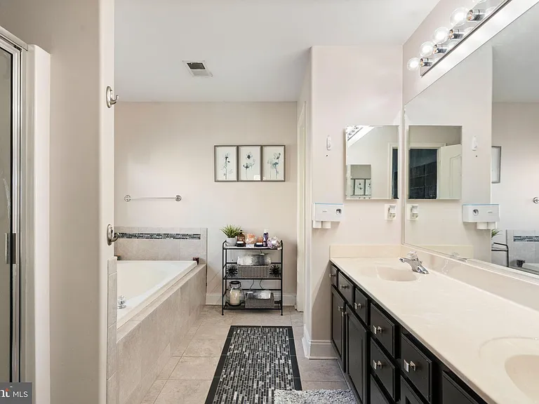 523 Windermere Dr — Photo 29