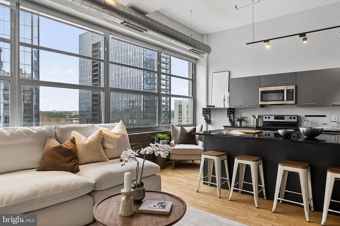 1 bed, 1.5 bath, 986 sqft, $2,600 — Photo 4