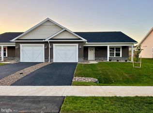 713 Dripping Spring Dr, Hedgesville, WV 25427