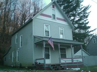 28 Mechanic St, Rouseville, PA 16344