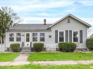 207 N Adams St, Washburn, IL 61570
