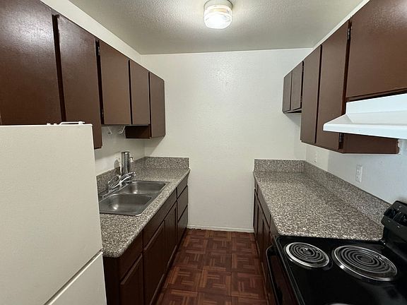5th image of 2100 Stewart Ave #C