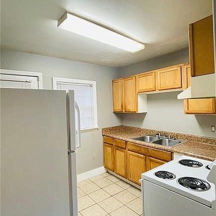 5th image of 1975 Sanford Ct