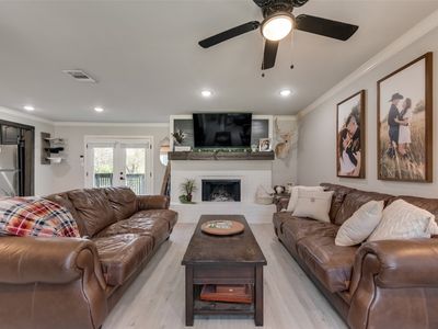 8821 Holt St, Lakeside, TX, 76135