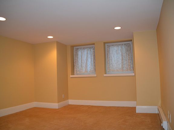 4th image of 529 S Corona St #Basement