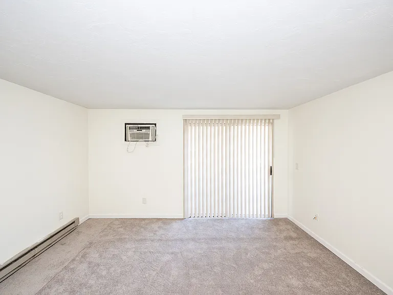 11B Gibbs St #28 — Photo 10