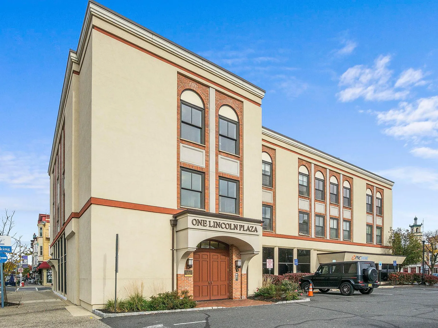 2 bed, 1147 sqft, $3,825 — Photo 1