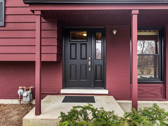 2nd image of 8S295 College Rd