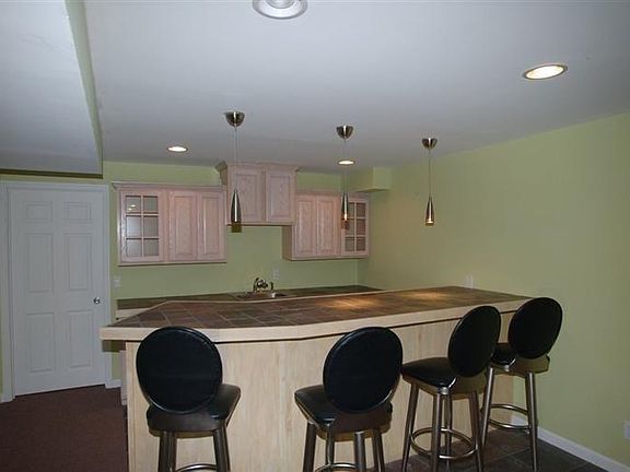 3rd image of 940 Palomar Dr