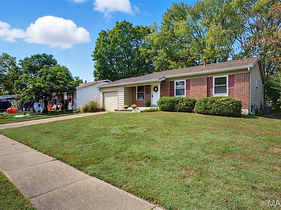 2nd image of 7435 Foxtrail Dr