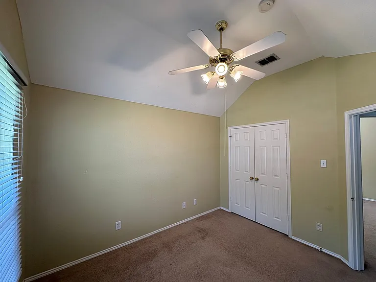 10701 Nashville Dr — Photo 18