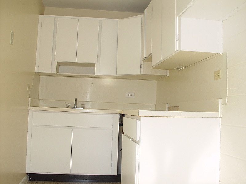 2nd image of 1223 19th Ave N APT 2