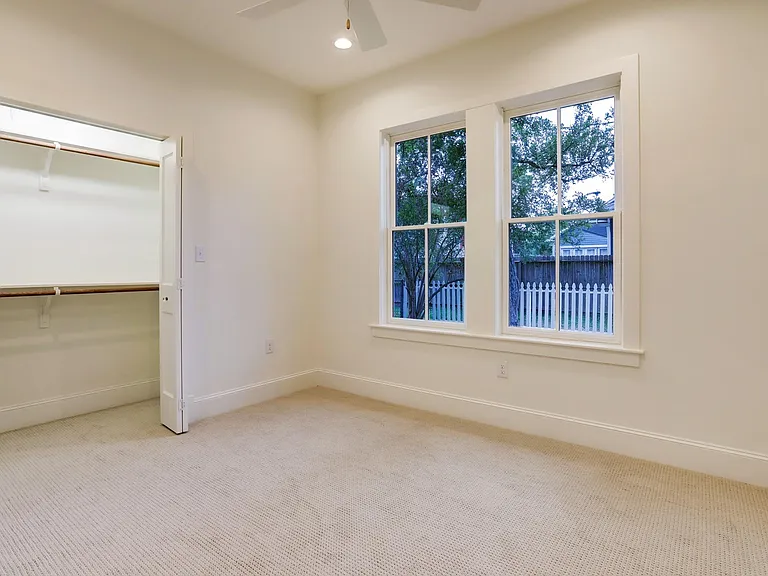 138 Lakeview Dr — Photo 16