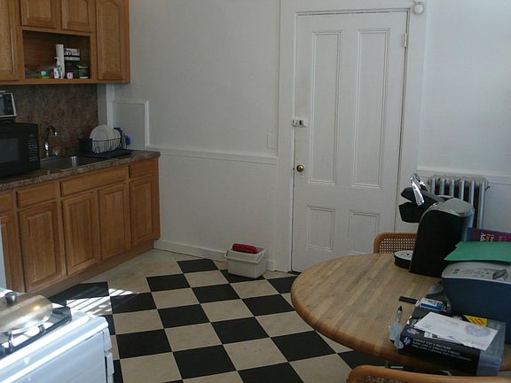 5th image of 1608 Cambridge St #1