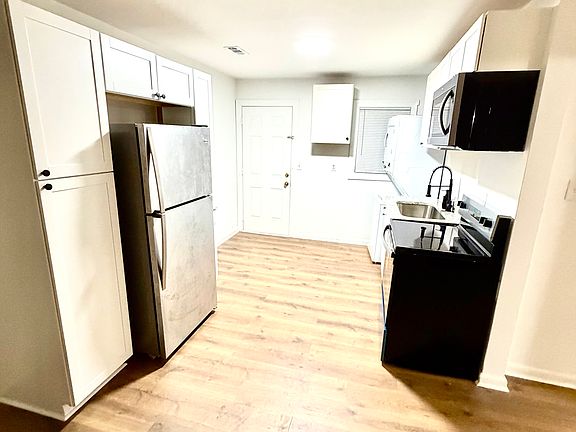 4th image of 1704 Catherine Simmons Ave