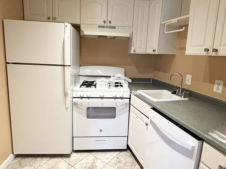 1111 University Blvd W #801 — Photo 4