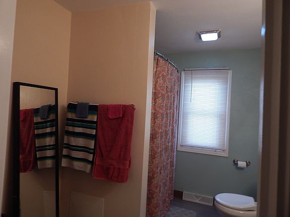 4th image of 5321 31st Avenue Ct
