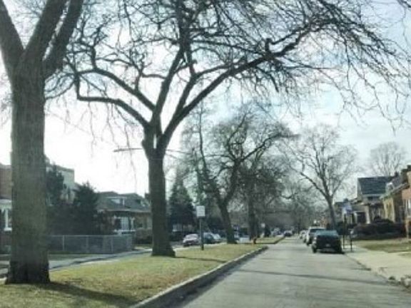 Exterior Neighborhood (street photo)