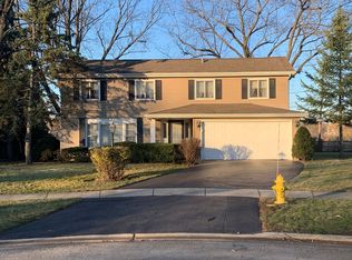 933 Quince Ct, Mount Prospect, IL