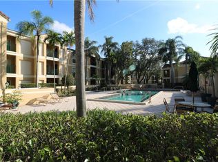 927 Riverside Dr APT 330, Pompano Beach, FL 33071