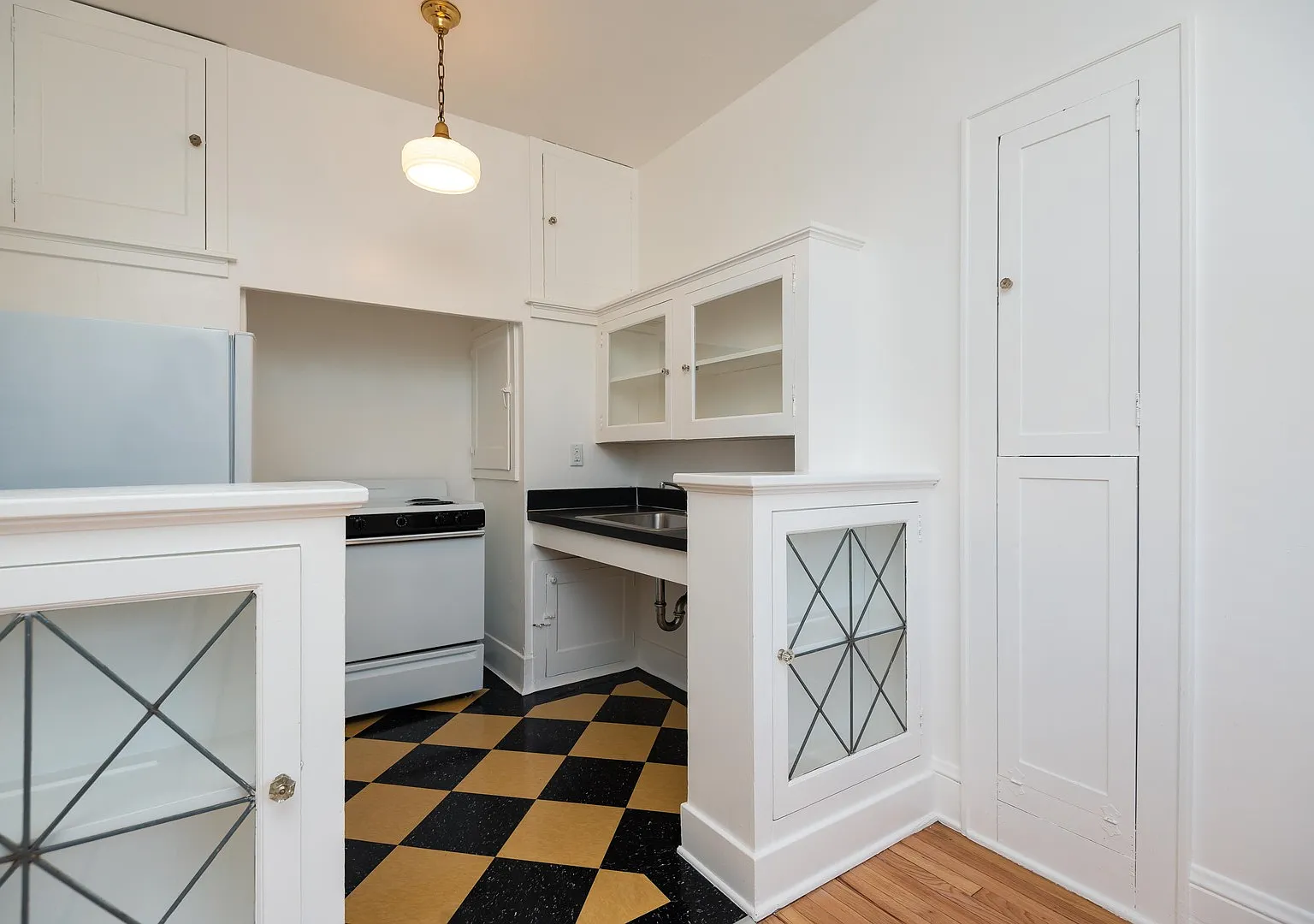 Oriental Apartments — Photo 4