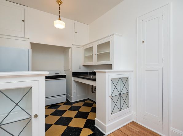 3562 SE Harrison St APT 1