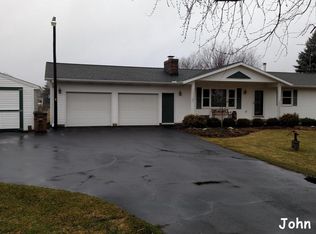 8525 Shaner Ave NE, Rockford, MI 49341