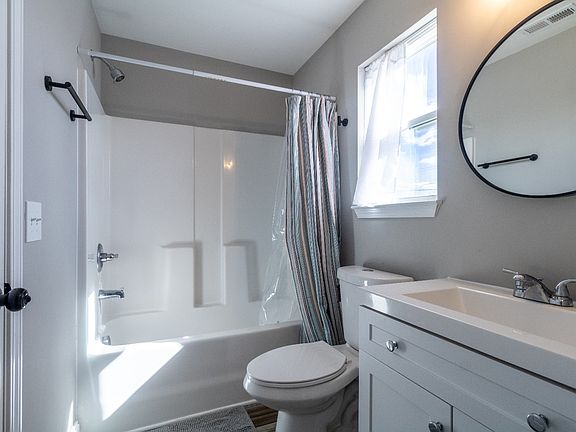 3rd image of 209 Chesley Dr