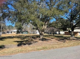 744 Sidney Dr, Breaux Bridge, LA 70517