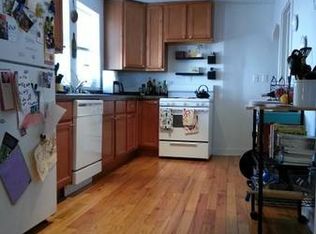 1743 W Roscoe St #3, Chicago, IL 60657