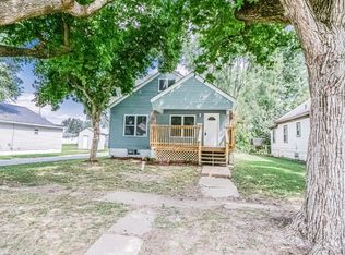312 N 3rd St, Elsberry, MO 63343
