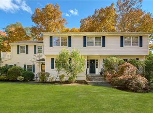 16 N Bridge Ter, Mount Kisco, NY 10549
