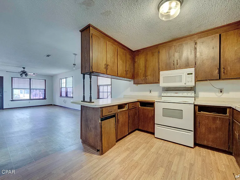 929 Marina Dr — Photo 13