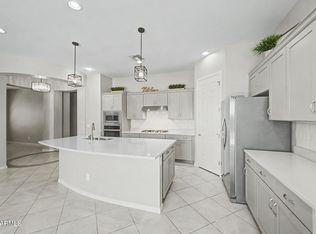 927 S Soho Ln, Chandler, AZ 85225