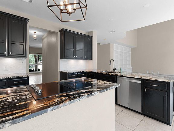3rd image of 1903 Springwater Dr