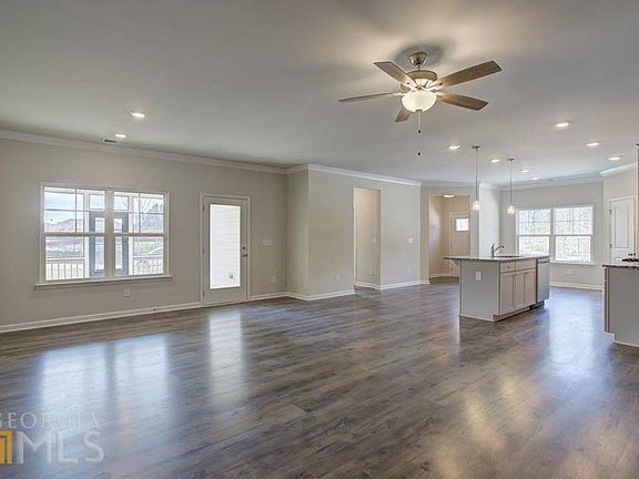 3rd image of 3907 Shelleydale Dr