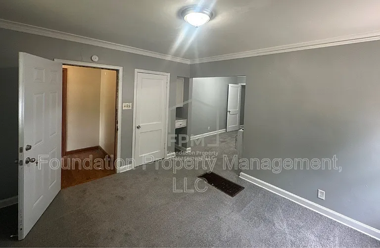 3326 Rosamond Ave — Photo 13